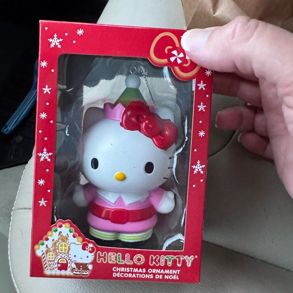 Hello Kitty Christmas Ornament - Picture 1 of 3